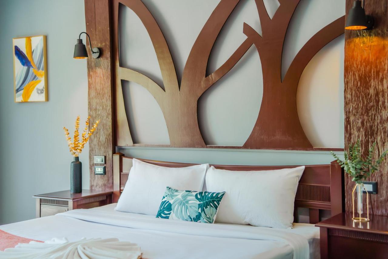 Time Out Hotel Patong Exterior foto