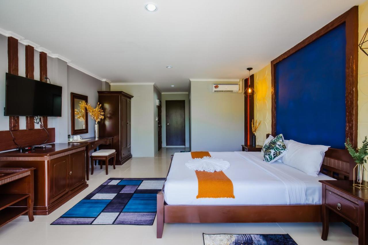 Time Out Hotel Patong Exterior foto