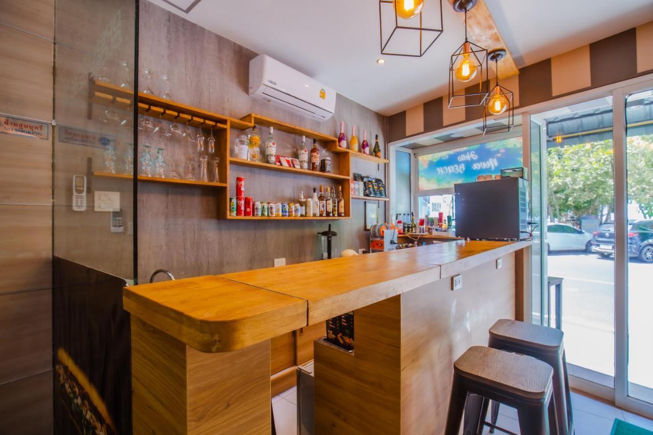 Time Out Hotel Patong Exterior foto