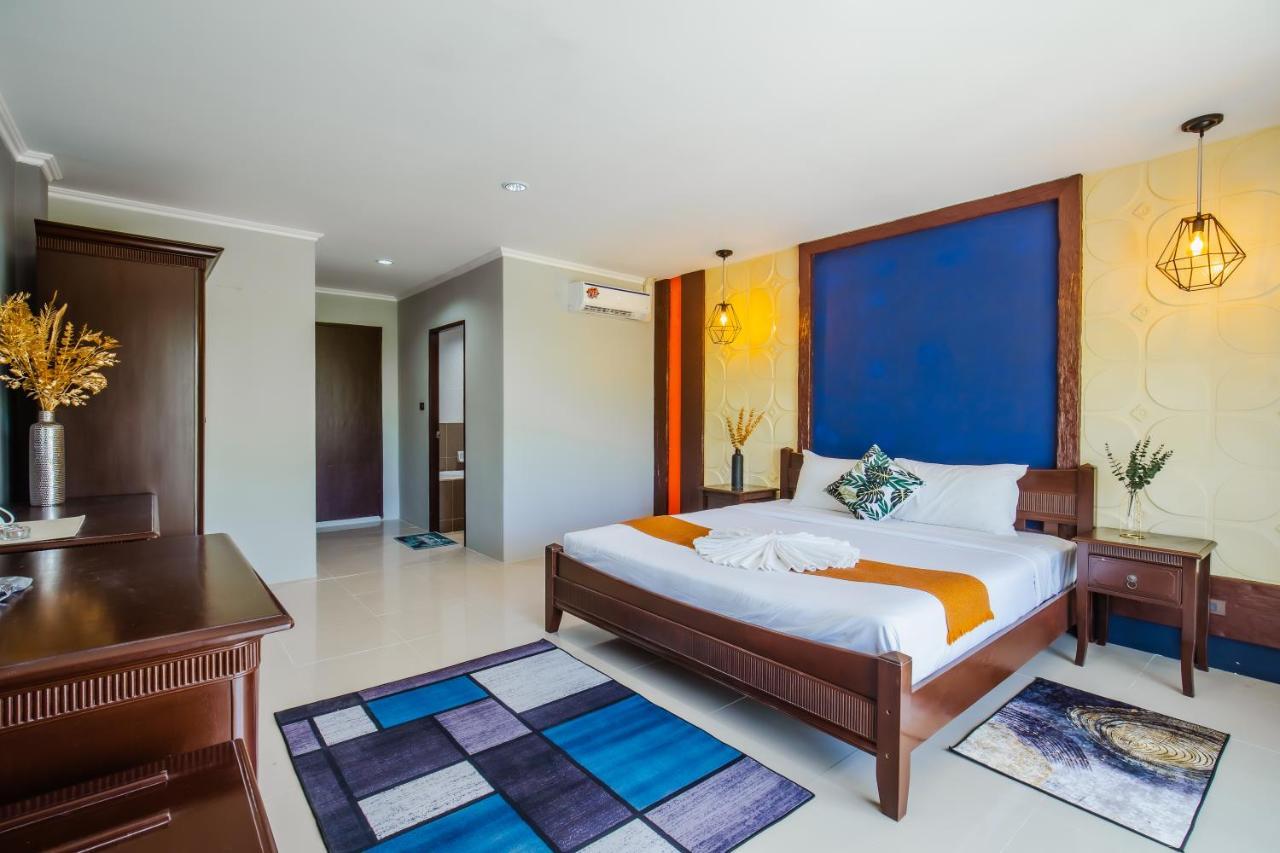 Time Out Hotel Patong Exterior foto