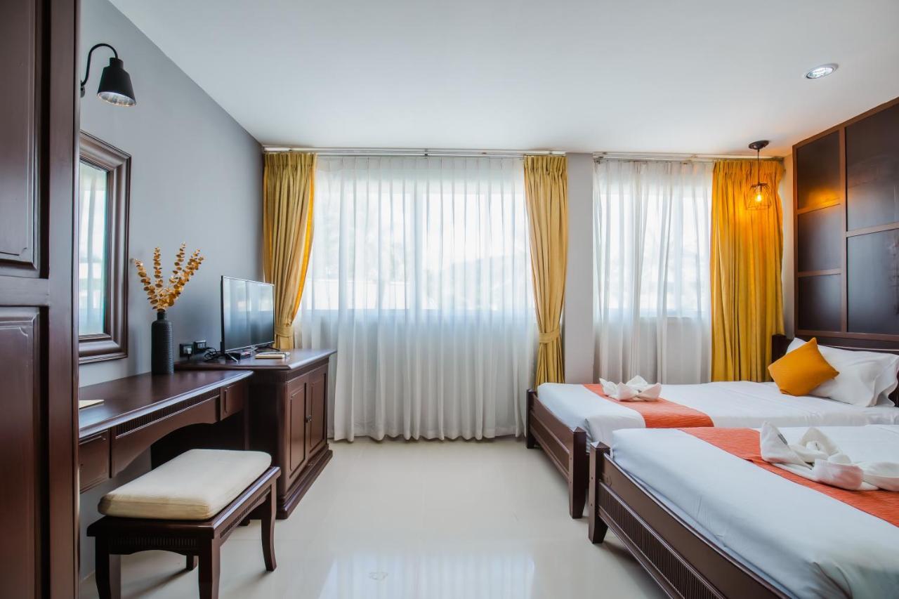 Time Out Hotel Patong Exterior foto