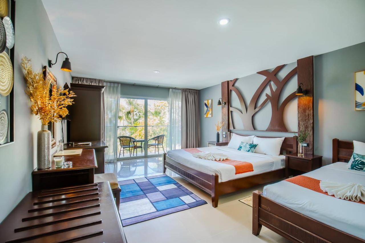 Time Out Hotel Patong Exterior foto