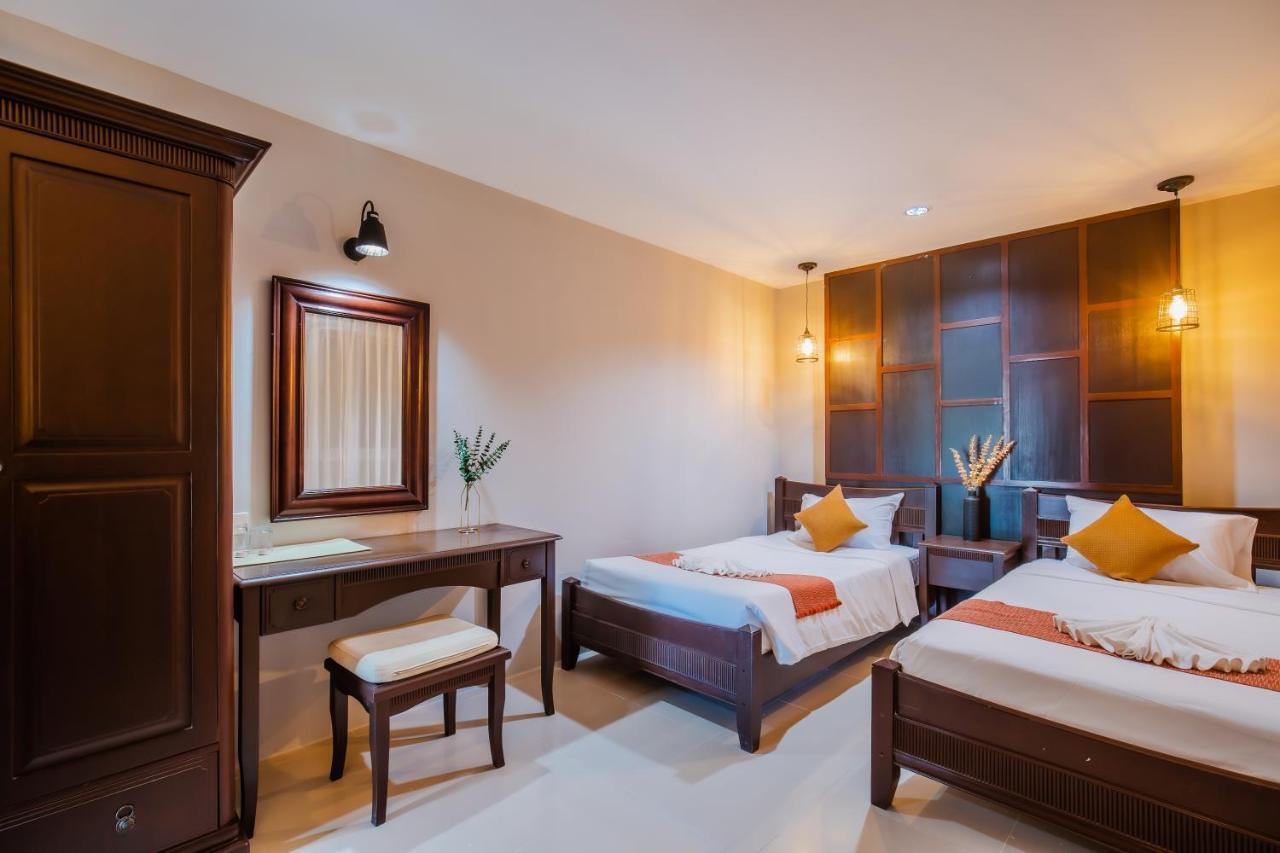 Time Out Hotel Patong Exterior foto