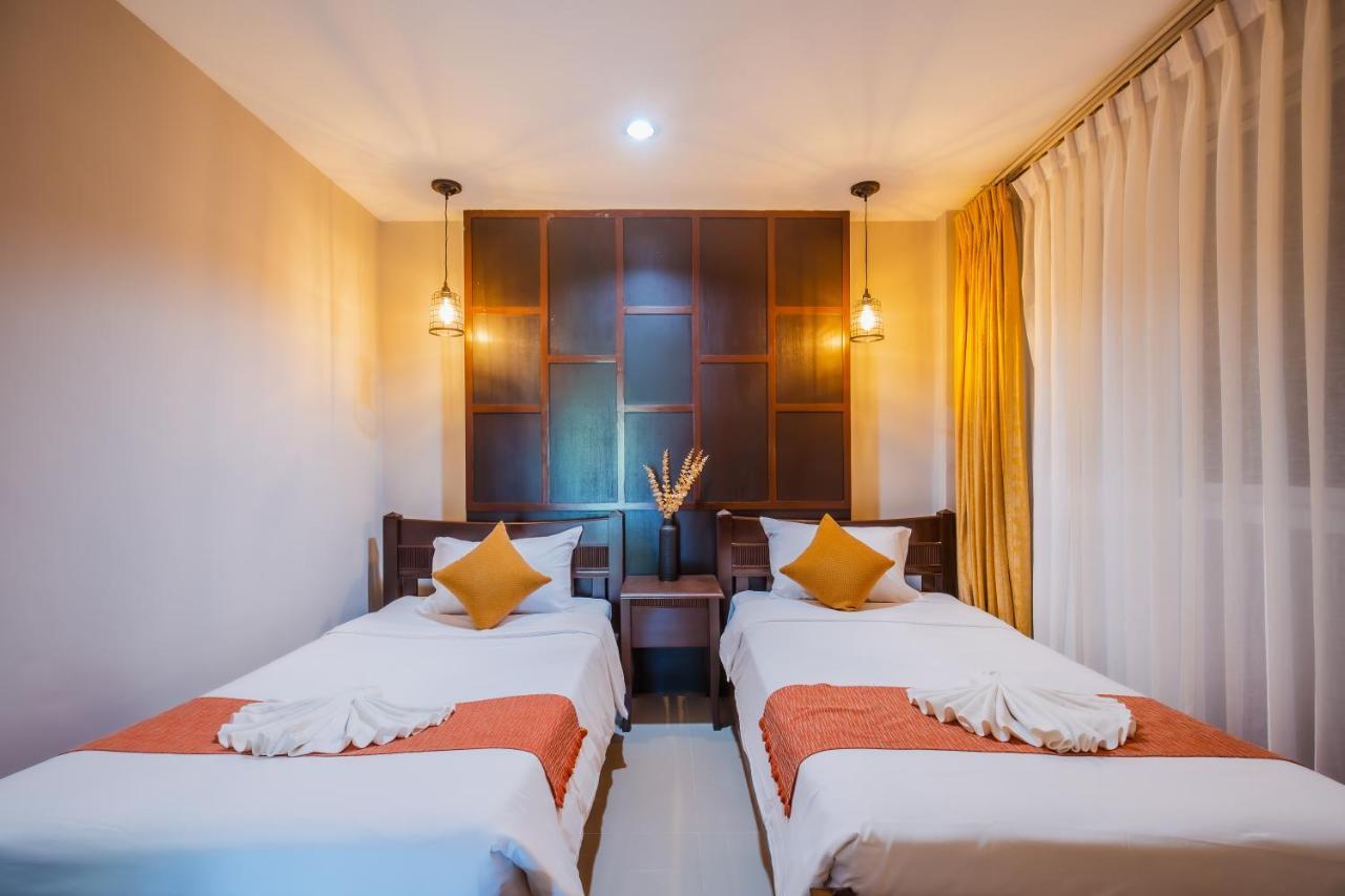 Time Out Hotel Patong Exterior foto