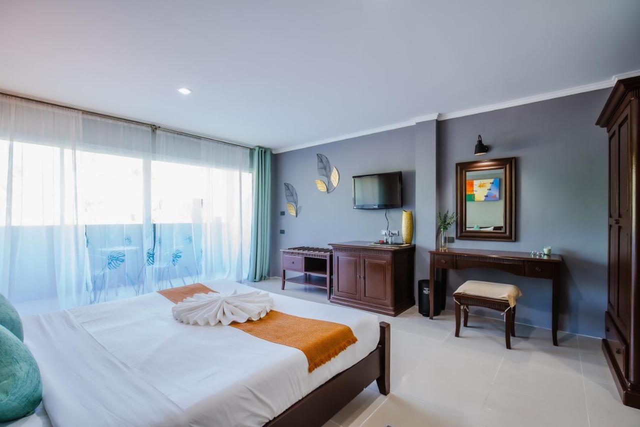 Time Out Hotel Patong Exterior foto